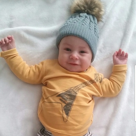 🎉 5 colors! Host Pick! Baby pom pom beanies🎉 - Picture 8 of 8